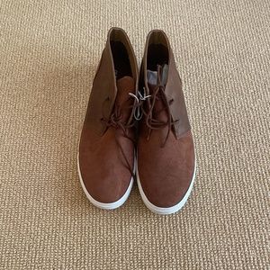 Men's Old Navy Mid Top Suede Tan Sneakers Size 12 New With Tags